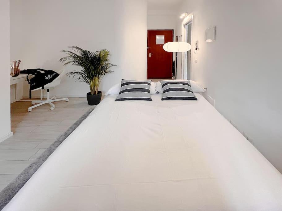 20 Min Duomo - Modern Apartment ミラノ エクステリア 写真